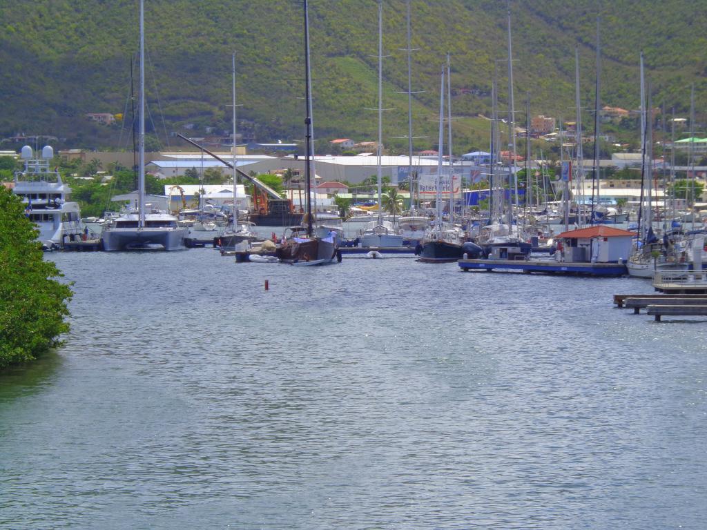 Liberty Inn Sint Maarten Buitenkant foto