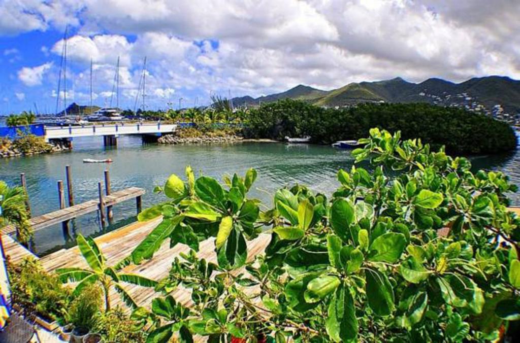 Liberty Inn Sint Maarten Buitenkant foto