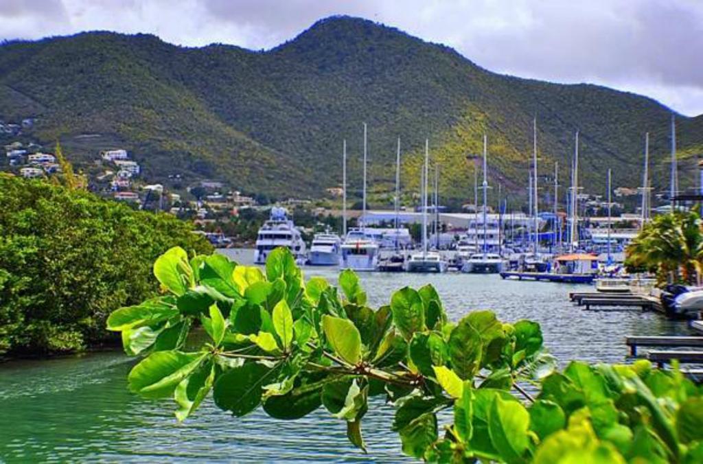 Liberty Inn Sint Maarten Buitenkant foto